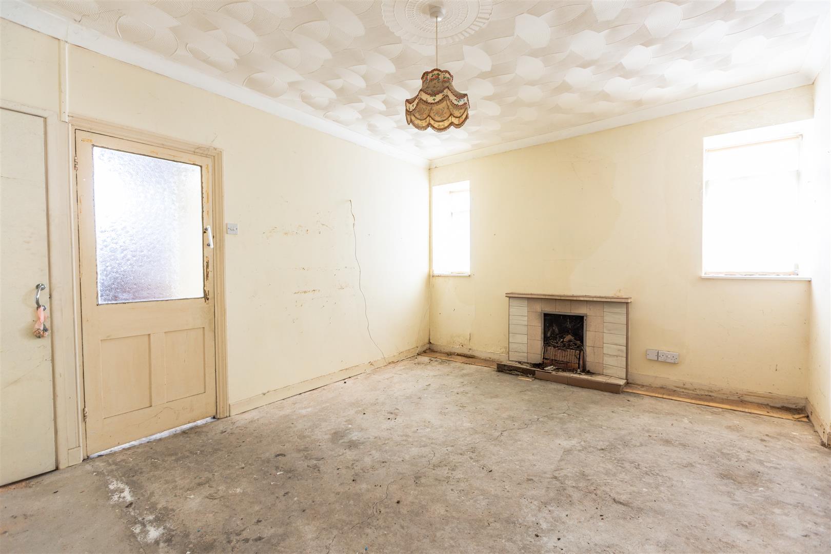 Vicarage Road, Morriston, Swansea, SA6 6DH